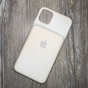 COPY - iPhone 11 Pro Max Apple charging case